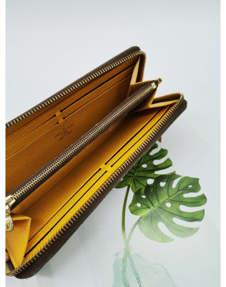 PreLoved Luxury Malaysia, PreOwned Luxury Malaysia, Secondhand Luxury Malaysia, Buy Sell Trade